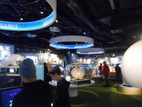 メルボルンCBD、ACMIのスクリーンワールドで近代映像技術を楽しもう